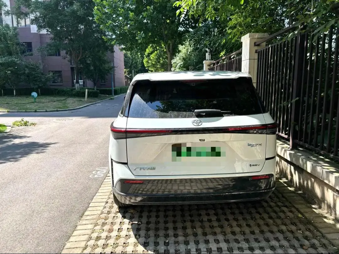 Toyota 2025 Platinum Intelligence 3X 520 Pro Advanced Intelligence Driving Edition Automatic Gear 3