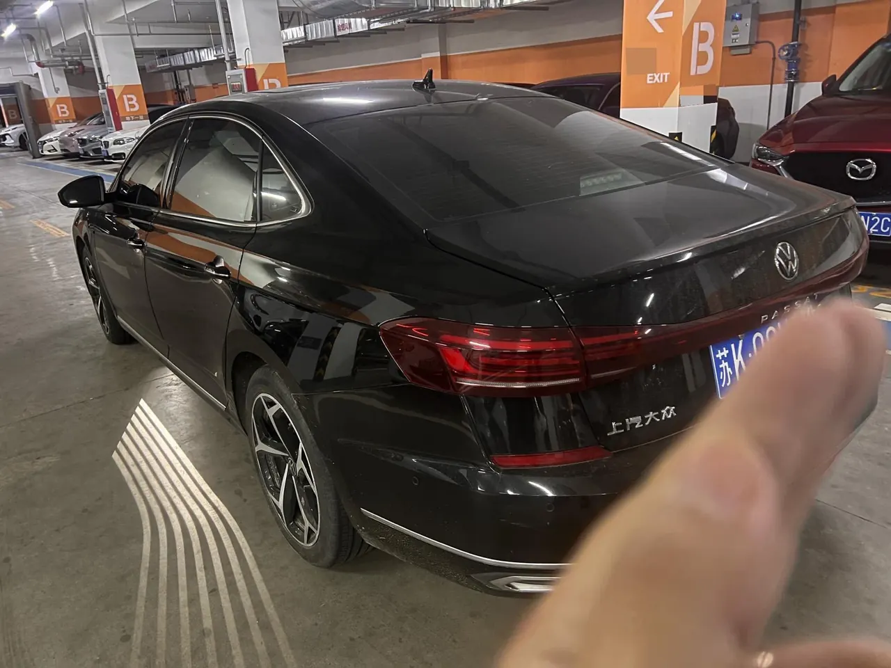 Volkswagen 2022 Passat 2.0TSI 330TSI Star Deluxe Edition Automatic Transmission 9