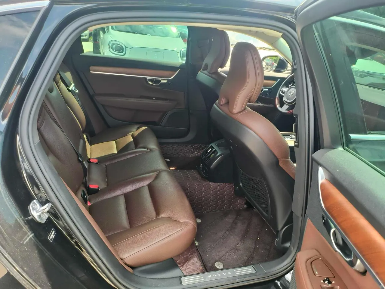 Volvo 2020 S90 2.0T T5 Zhiyi Deluxe Edition Automatic Gear 2