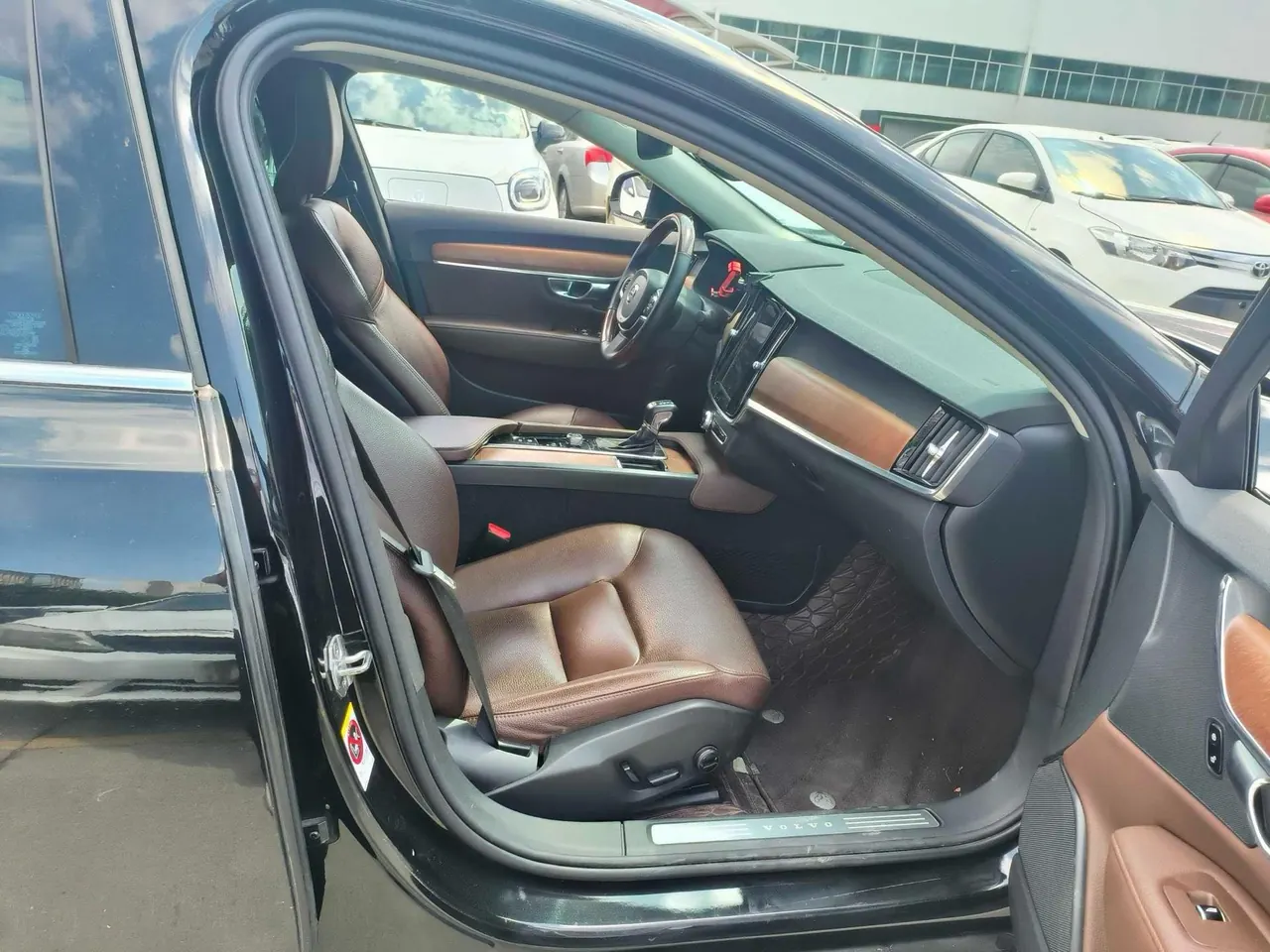 Volvo 2020 S90 2.0T T5 Zhiyi Deluxe Edition Automatic Gear 3
