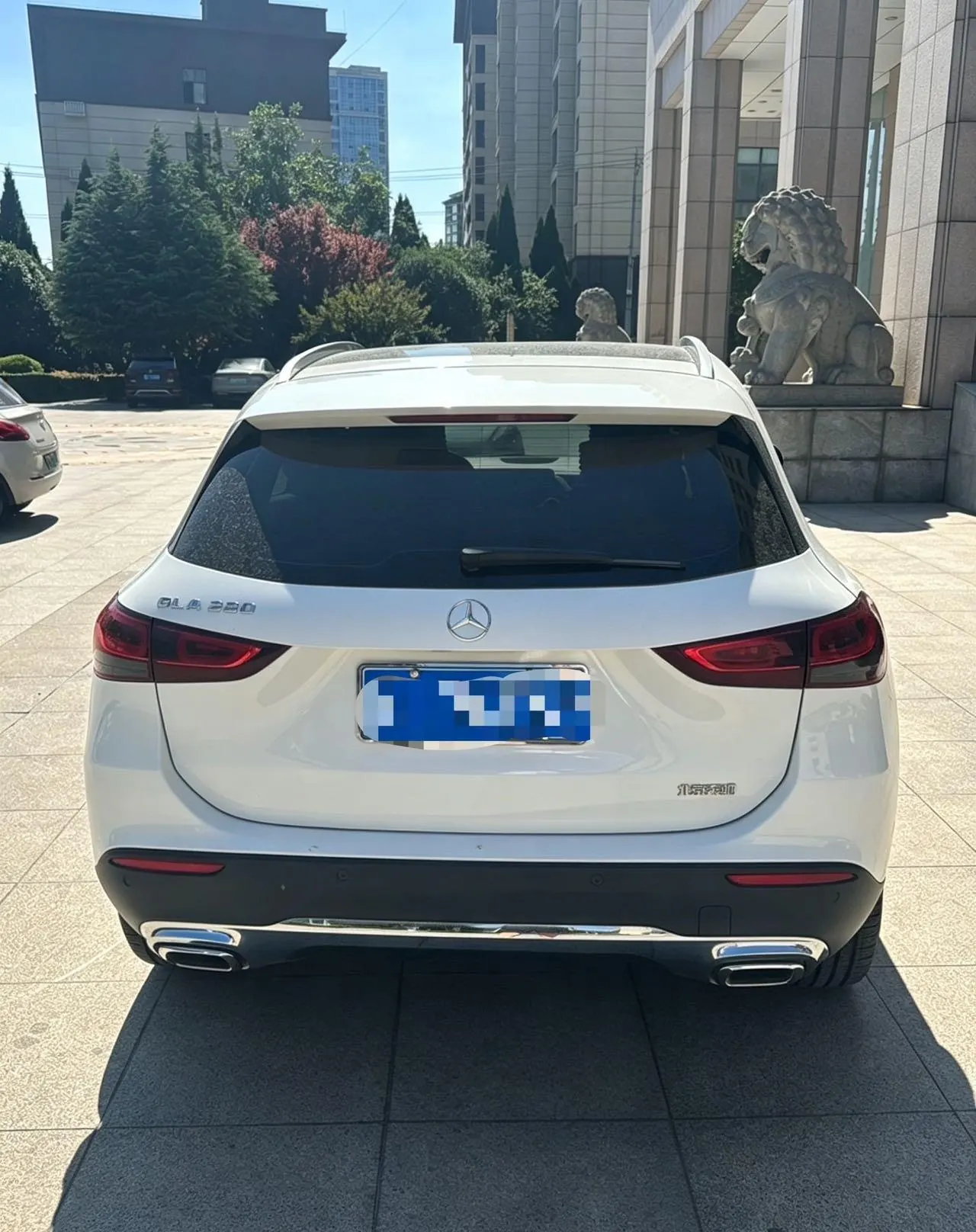 Mercedes Benz 2023 GLA 220 2.0T automatic gear 5