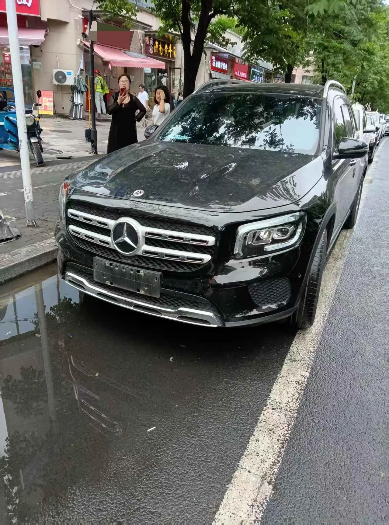Mercedes Benz 2023 GLB 220 2.0T Dynamic Automatic - View 1