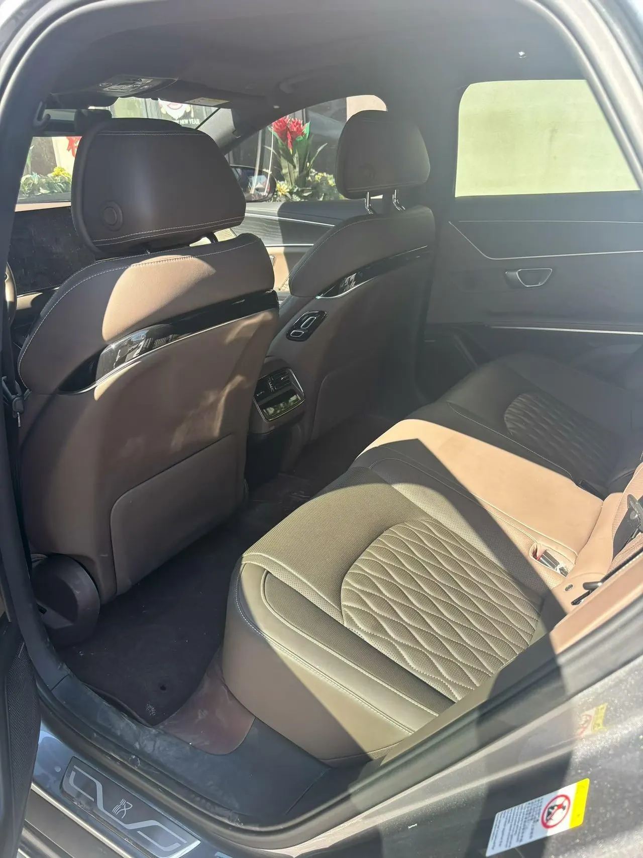 BYD 2023 Han DM-i 1.5T stepless champion version 121KM exclusive automatic gear 2