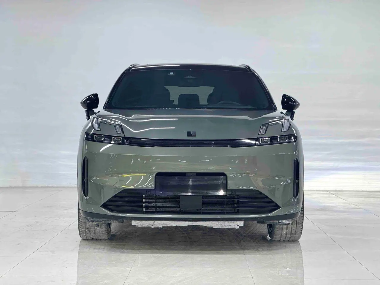 打开图片灯箱:LYNK&CO 2023 LYNK&CO 08 EM-P 1.5T 220km four-wheel drive performance Halo automatic gear
