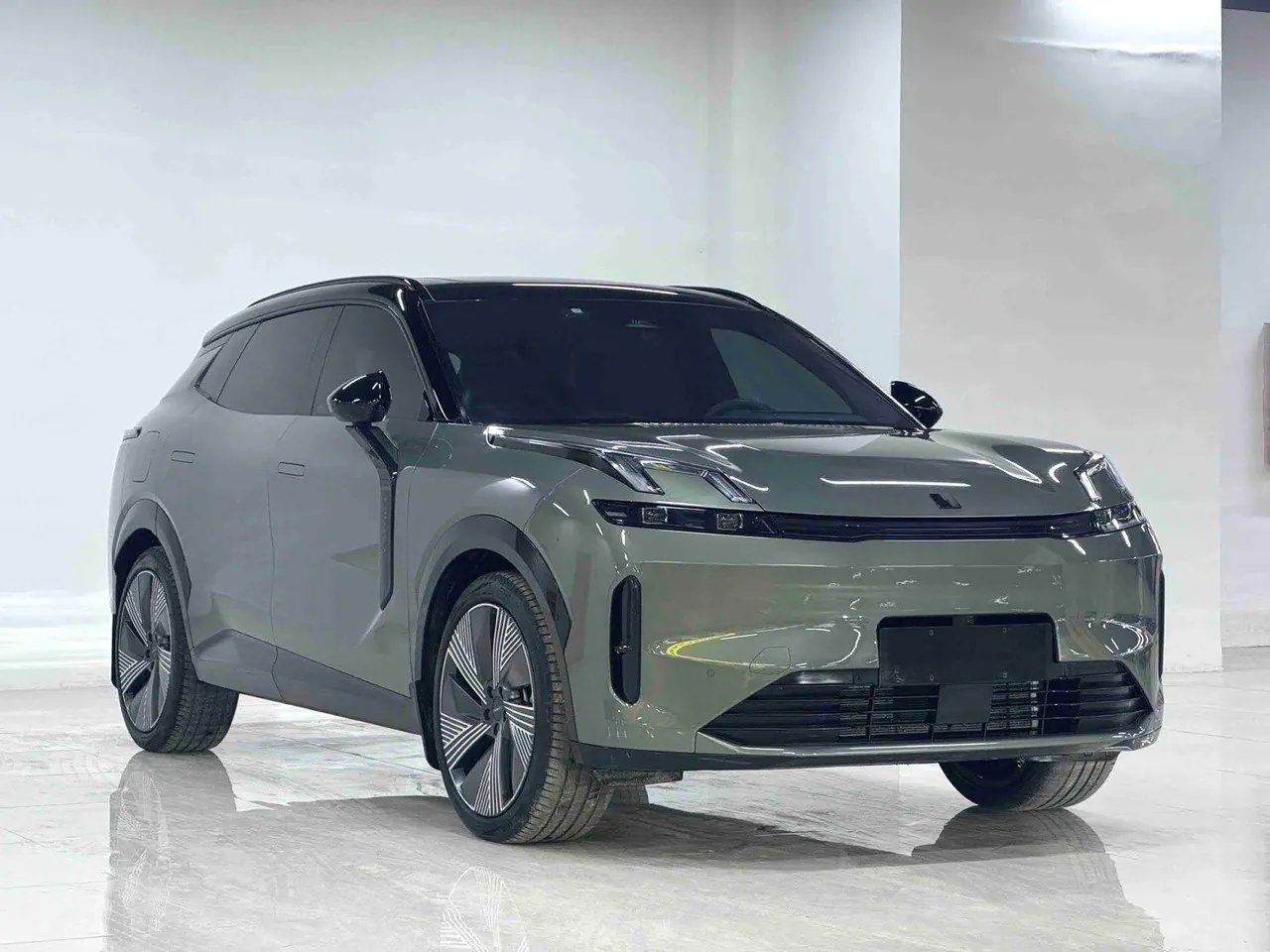 LYNK&amp;CO 2023 LYNK&amp;CO 08 EM-P 1.5T 220km four-wheel drive performance Halo automatic gear 2