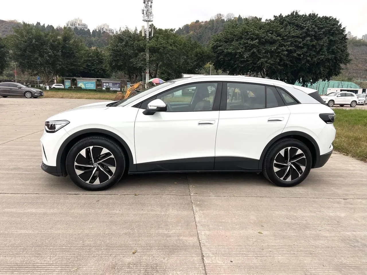 Открыть галерею: Volkswagen 2025 ID. 4 CROZZ Pure Edition Automatic Transmission