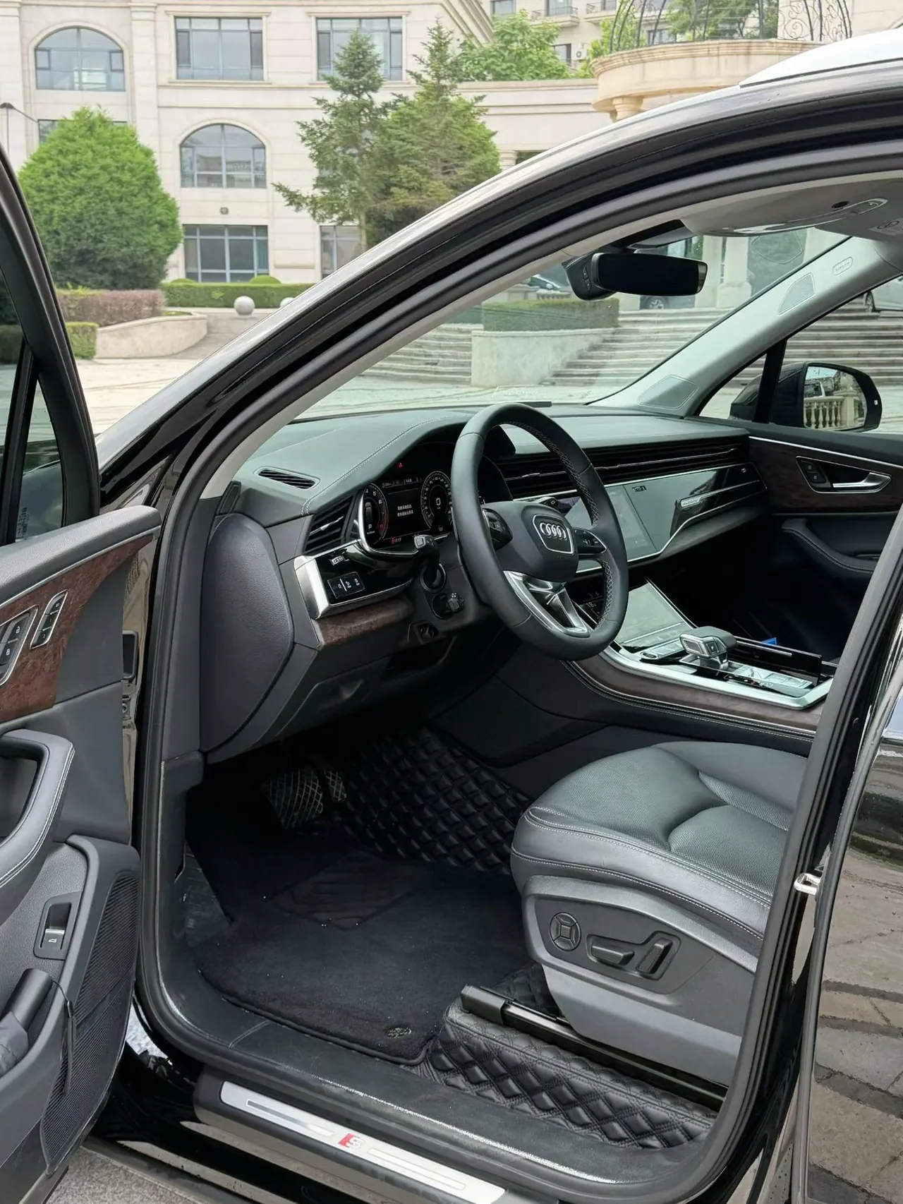 Audi Q7 (Imported) 2025 Q7 48V 3.0TFSI 55TFSI Quattro S line Black Samurai Automatic Gear 7