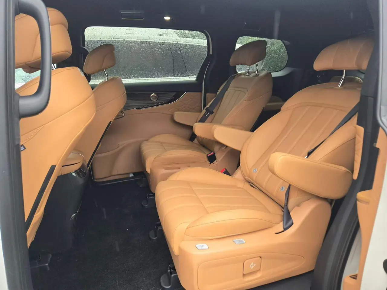 Forthing 2026 Xinghai V9 1.5TD 200km Yuexiang Series Comfortable Automatic Gear 3