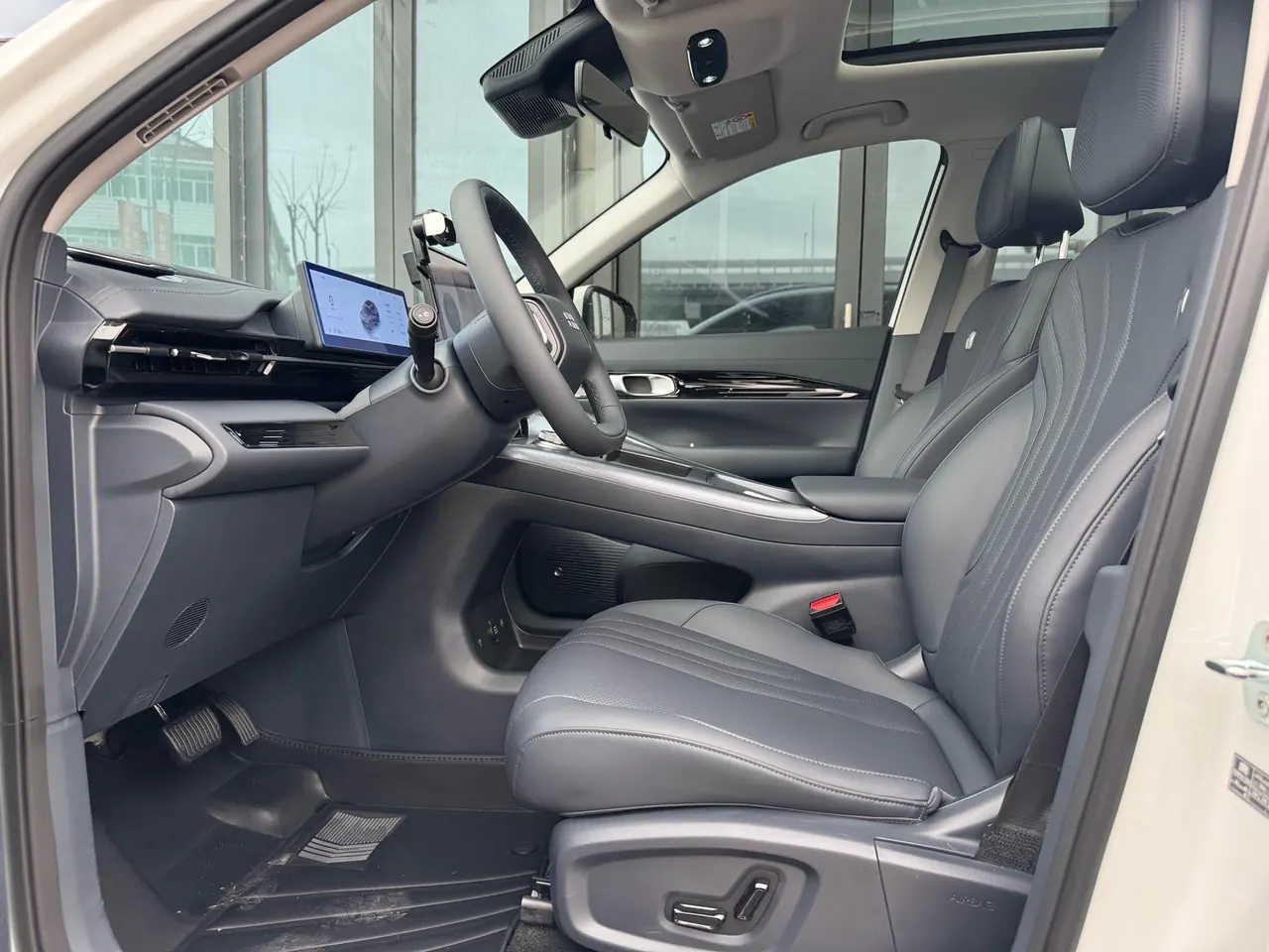 Geely Galaxy 2026 E 5 530km Discovery Edition Automatic Gear 3