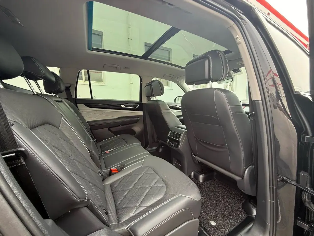 Volkswagen 2021 Tuang 2.0TSI 380TSI 4WD Respect Flagship Automatic Transmission 9