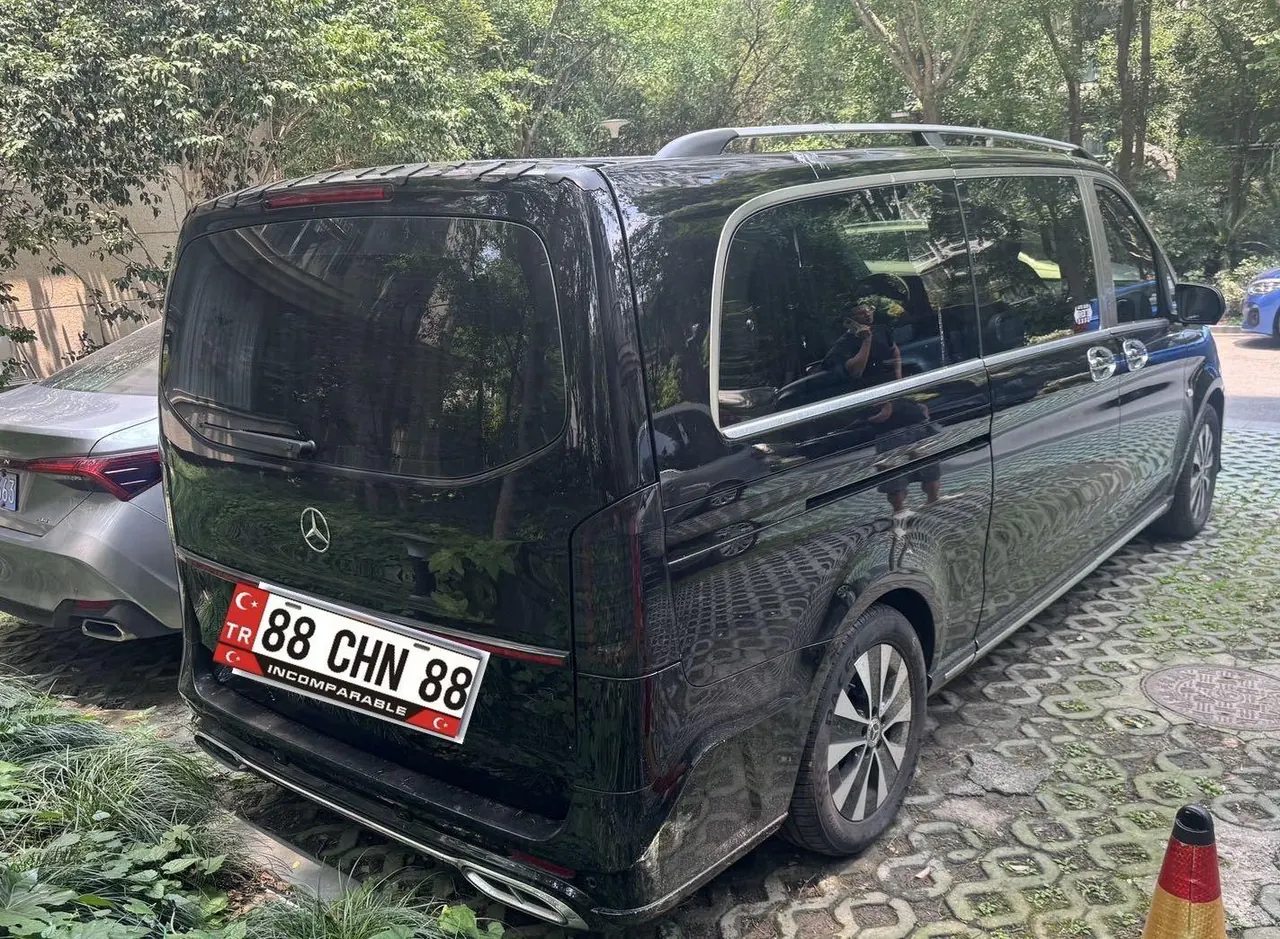 Mercedes Benz 2021 Vito 2.0T Business Edition 7-seat Automatic Gear 2
