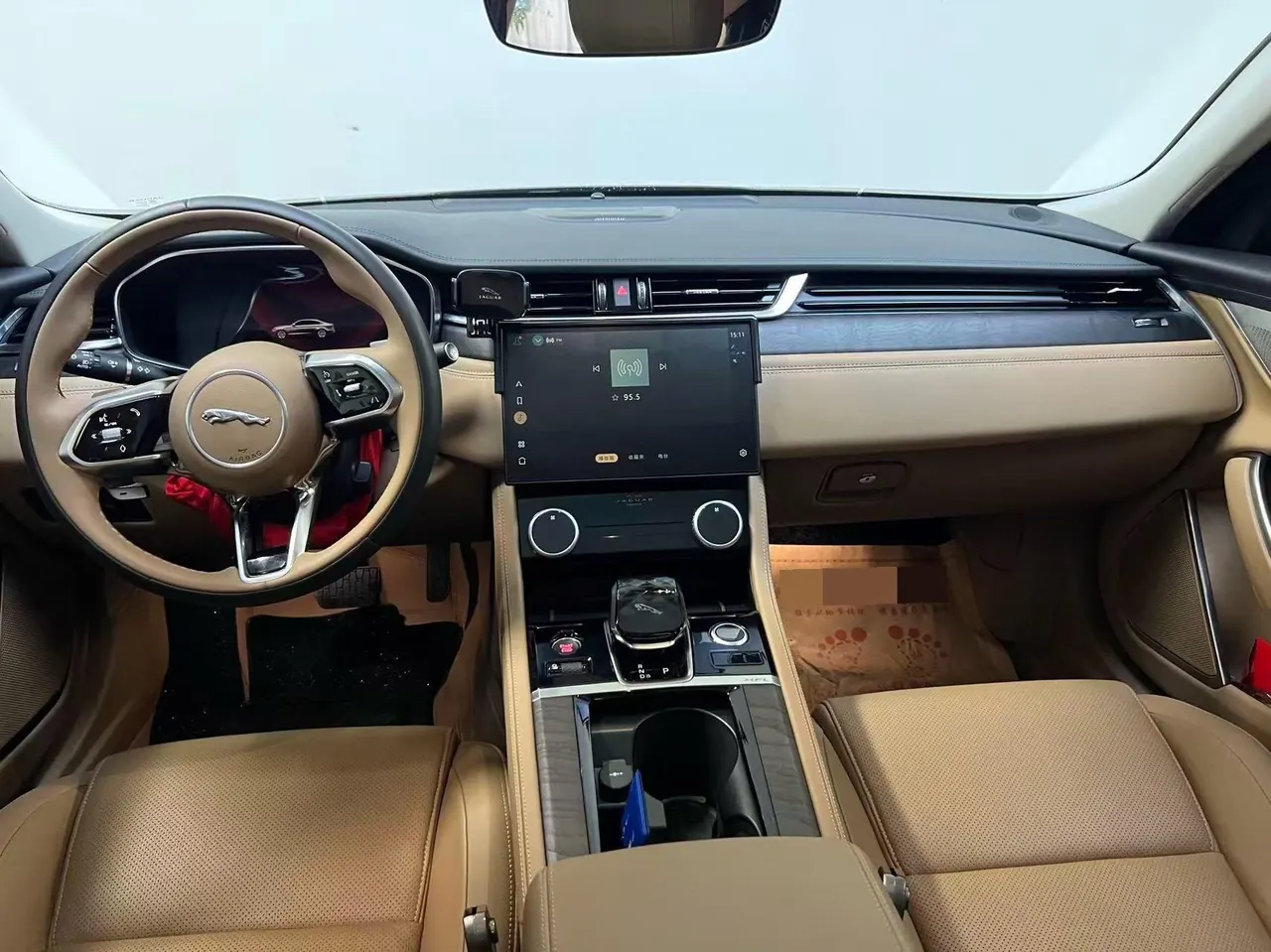 Jaguar 2025 XFL 2.0T P 12500.00g Drive Enjoy Deluxe Edition Automatic Gear 10