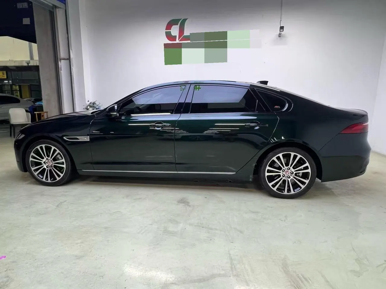 Jaguar 2025 XFL 2.0T P 12500.00g Drive Enjoy Deluxe Edition Automatic Gear 4