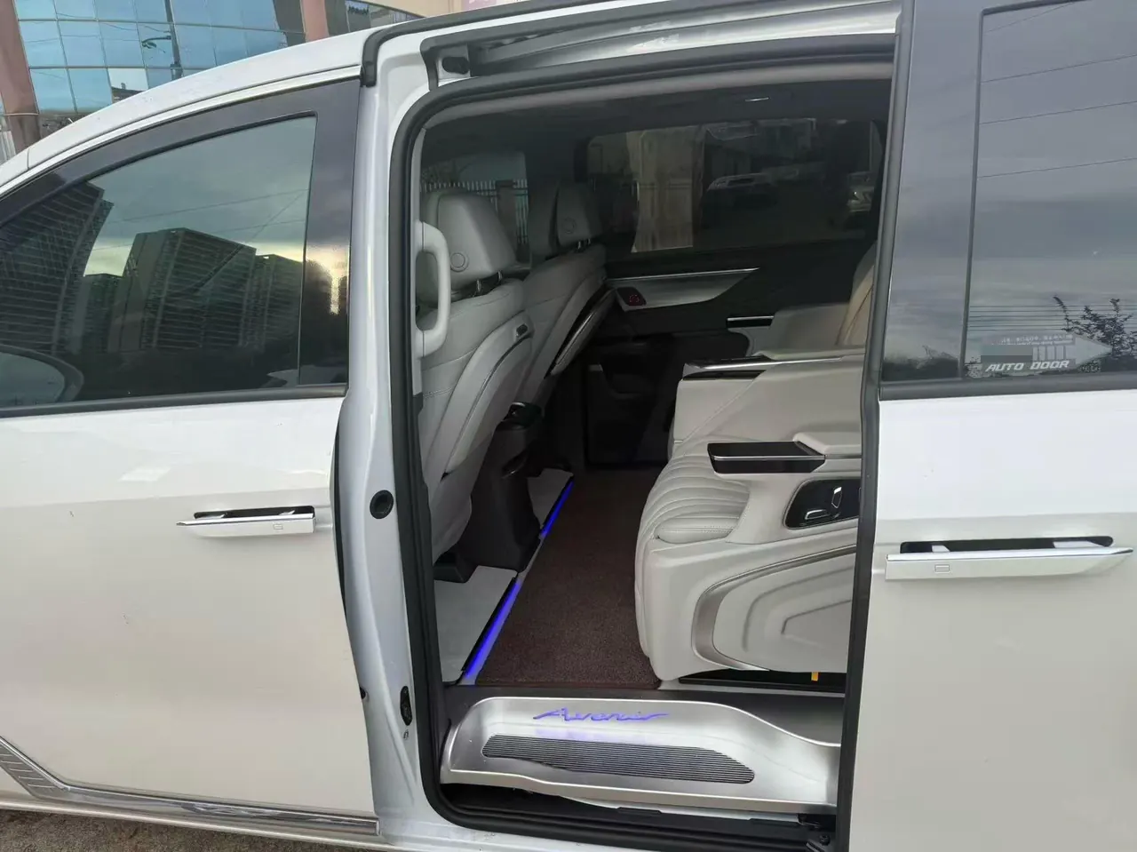 Buick 2025 GL8 ES Lu Zun 48V 2.0T Enjoy Heyue Edition Automatic Gear 4