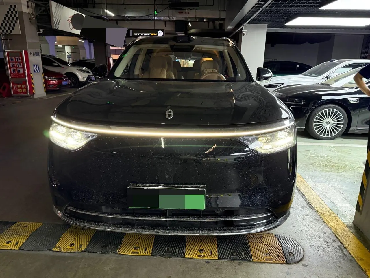 AITO 2025 AITO M8 Ultra 53.4kWh 6-seat automatic gear 2