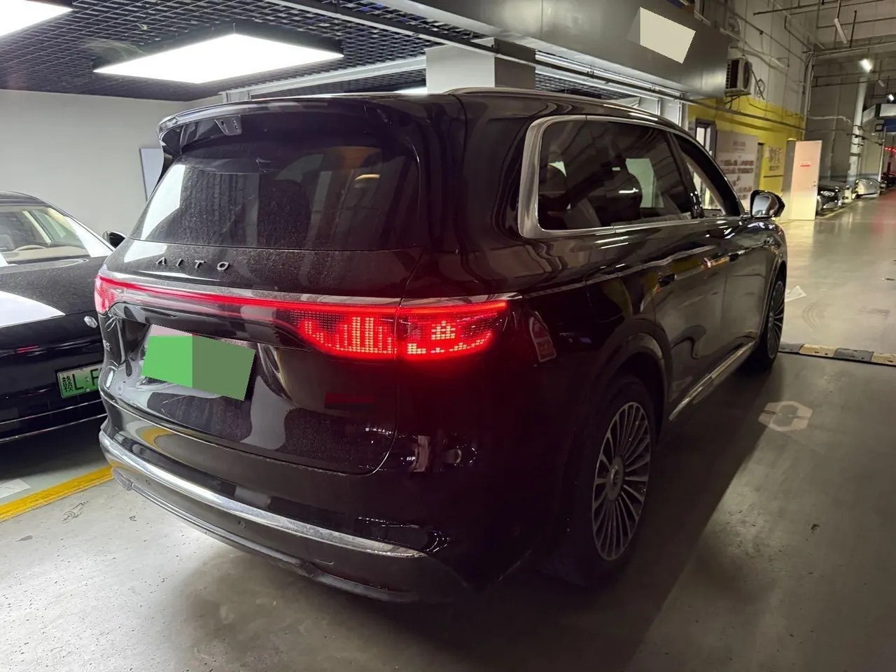 AITO 2025 AITO M8 Ultra 53.4kWh 6-seat automatic gear 8