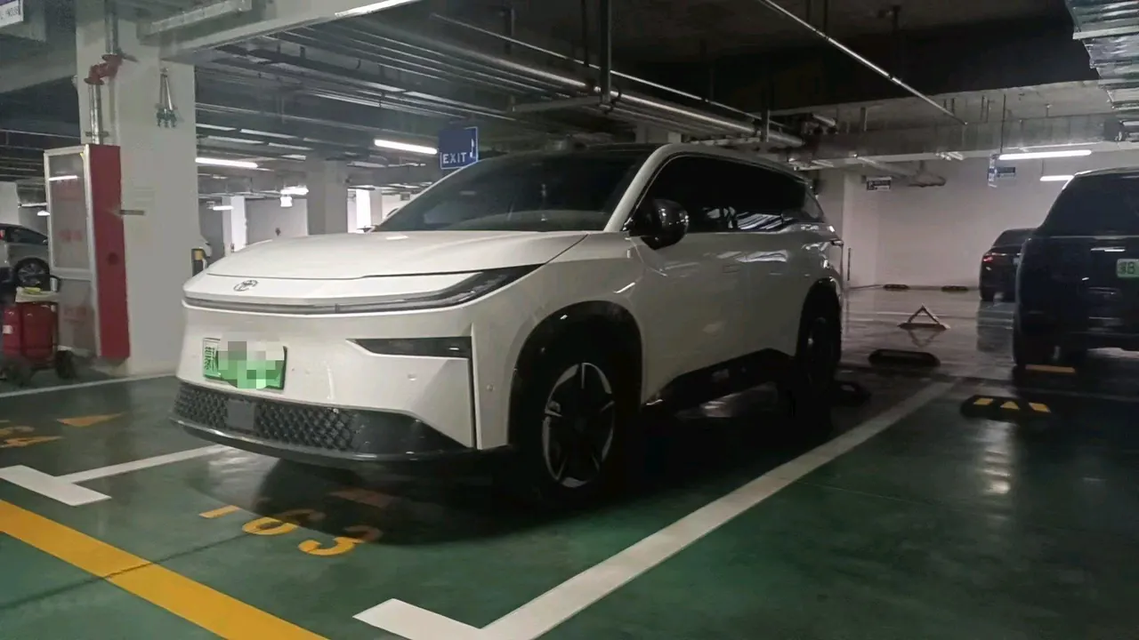 Toyota 2025 BZ3X 520 Pro Advanced Intelligent Driving Version Automatic Transmission - View 1
