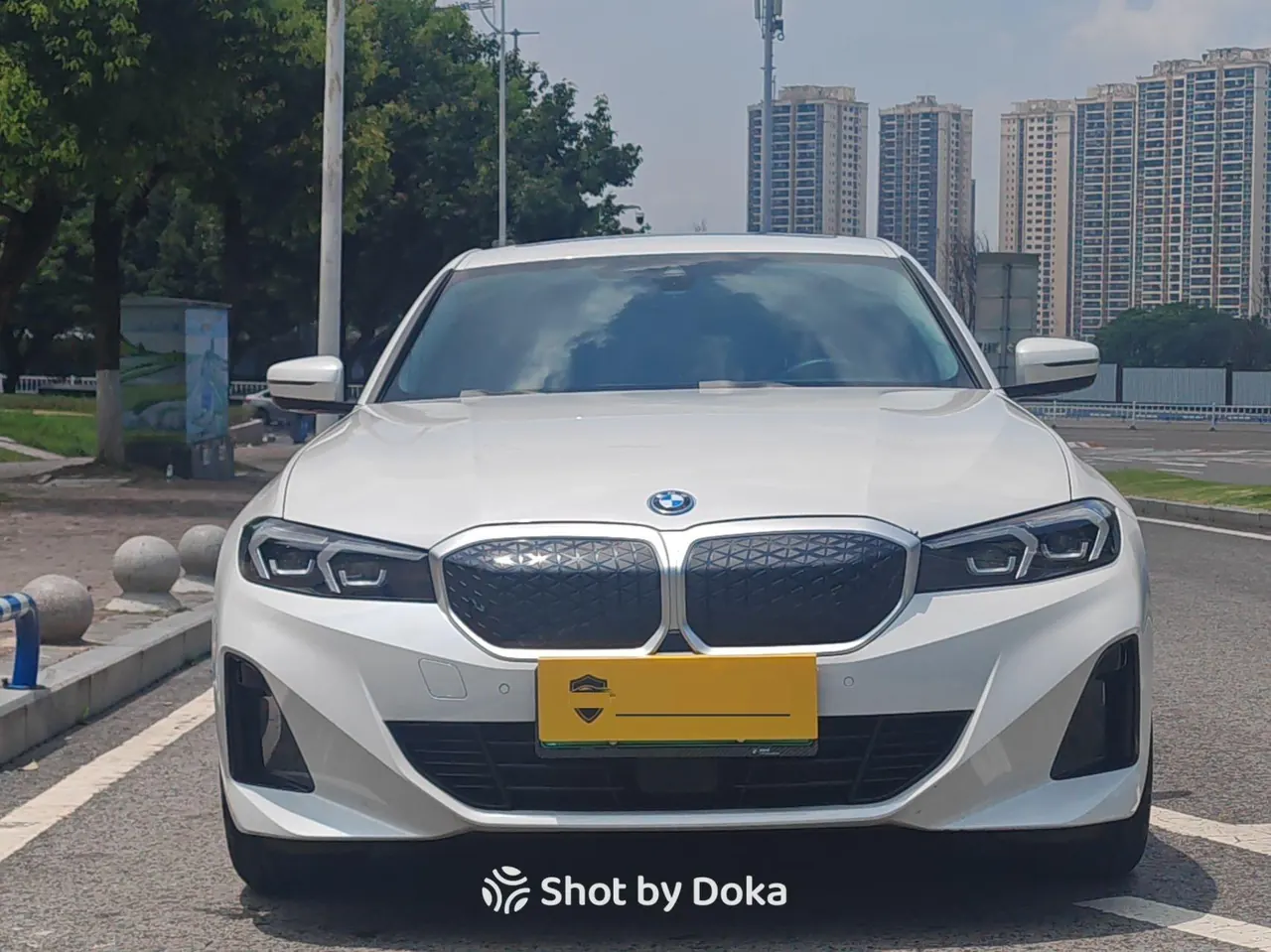 BMW 2025 i3 eDrive 35 L automatic gear 2