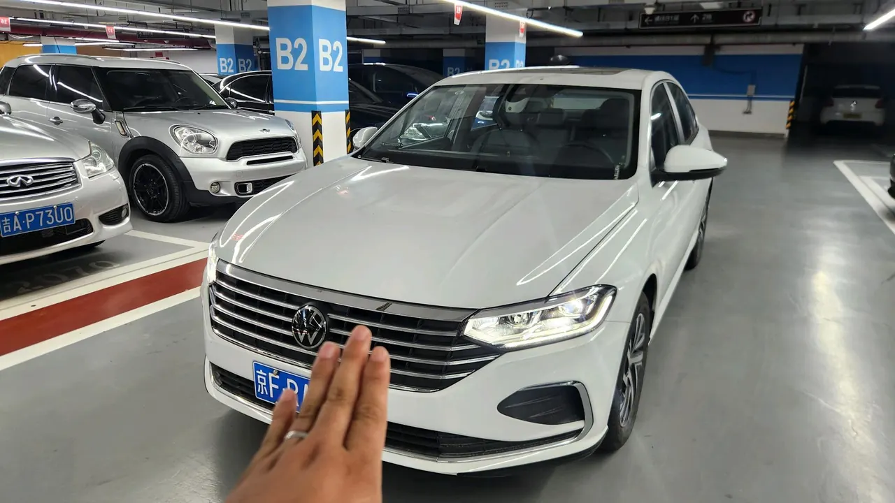 Volkswagen 2024 LaVida 1.5 5 Million Edition Automatic - View 1