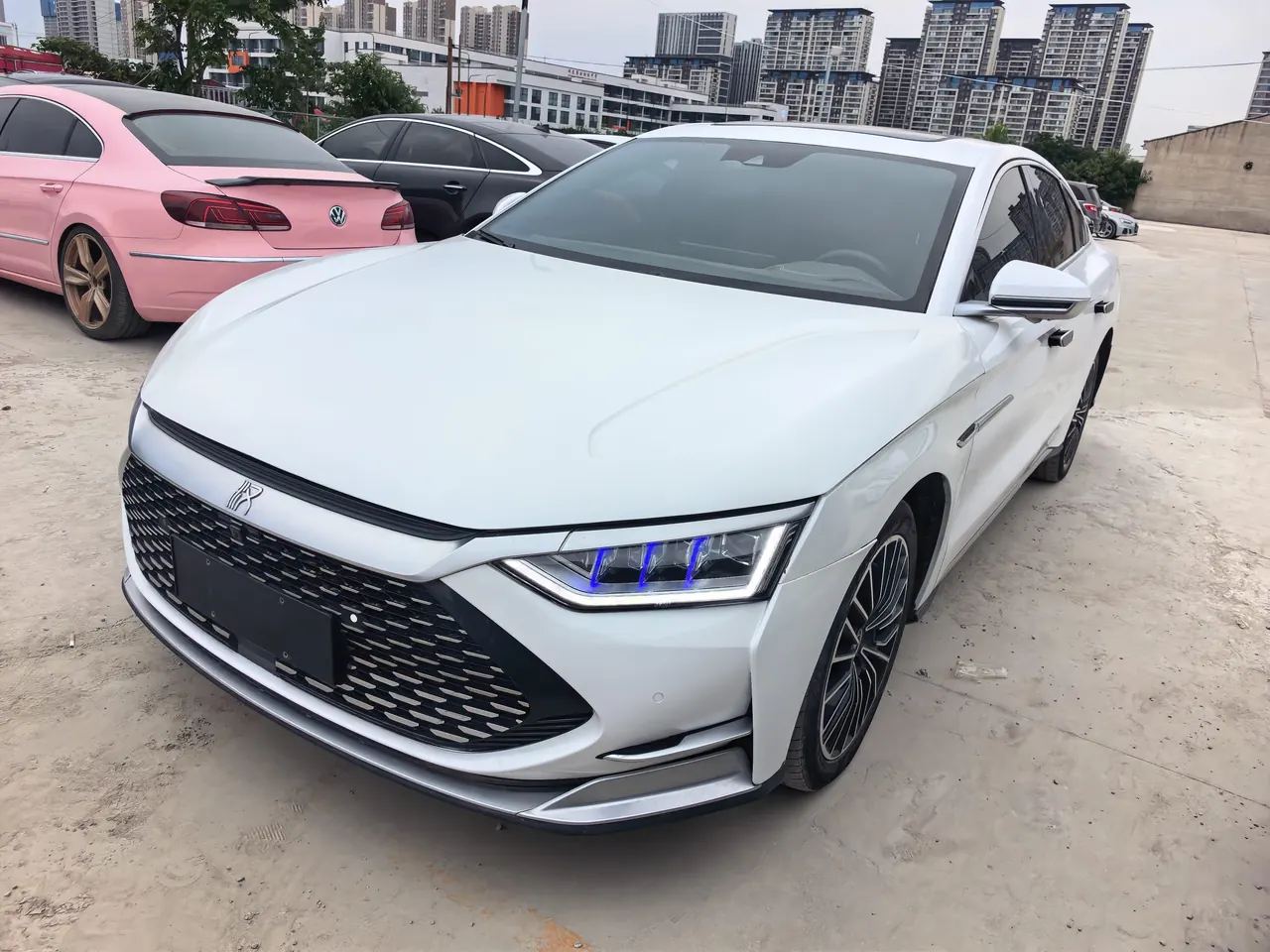 BYD 2020 Han DM 2.0T 4-wheel drive performance version noble automatic gear - View 1