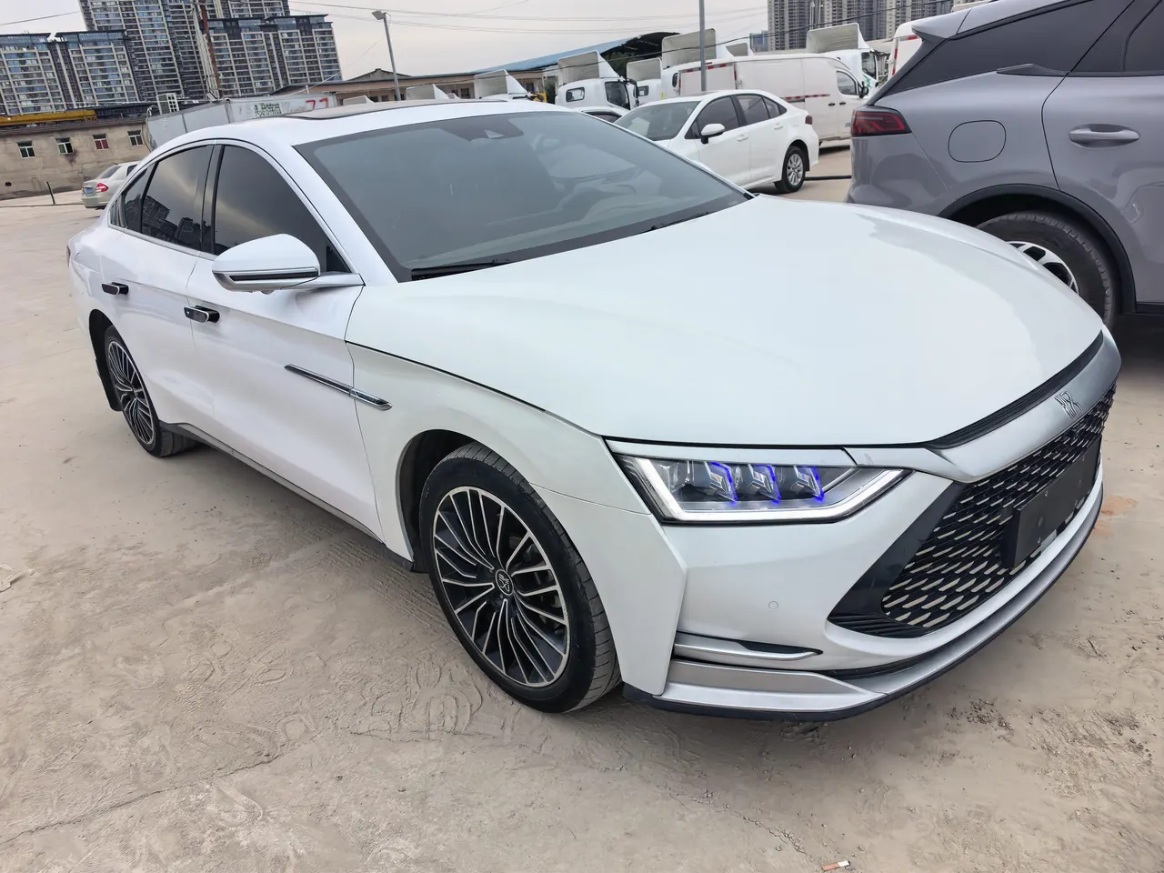 BYD 2020 Han DM 2.0T 4-wheel drive performance version noble automatic gear 2