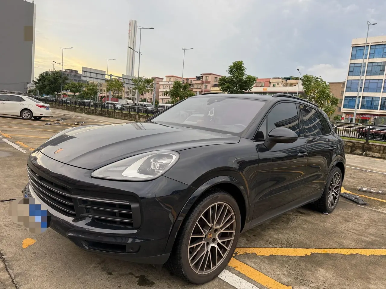 Open image lightbox: Porsche Cayenne (Imported) 2023 Cayenne 3.0T Platinum Edition Automatic Gear
