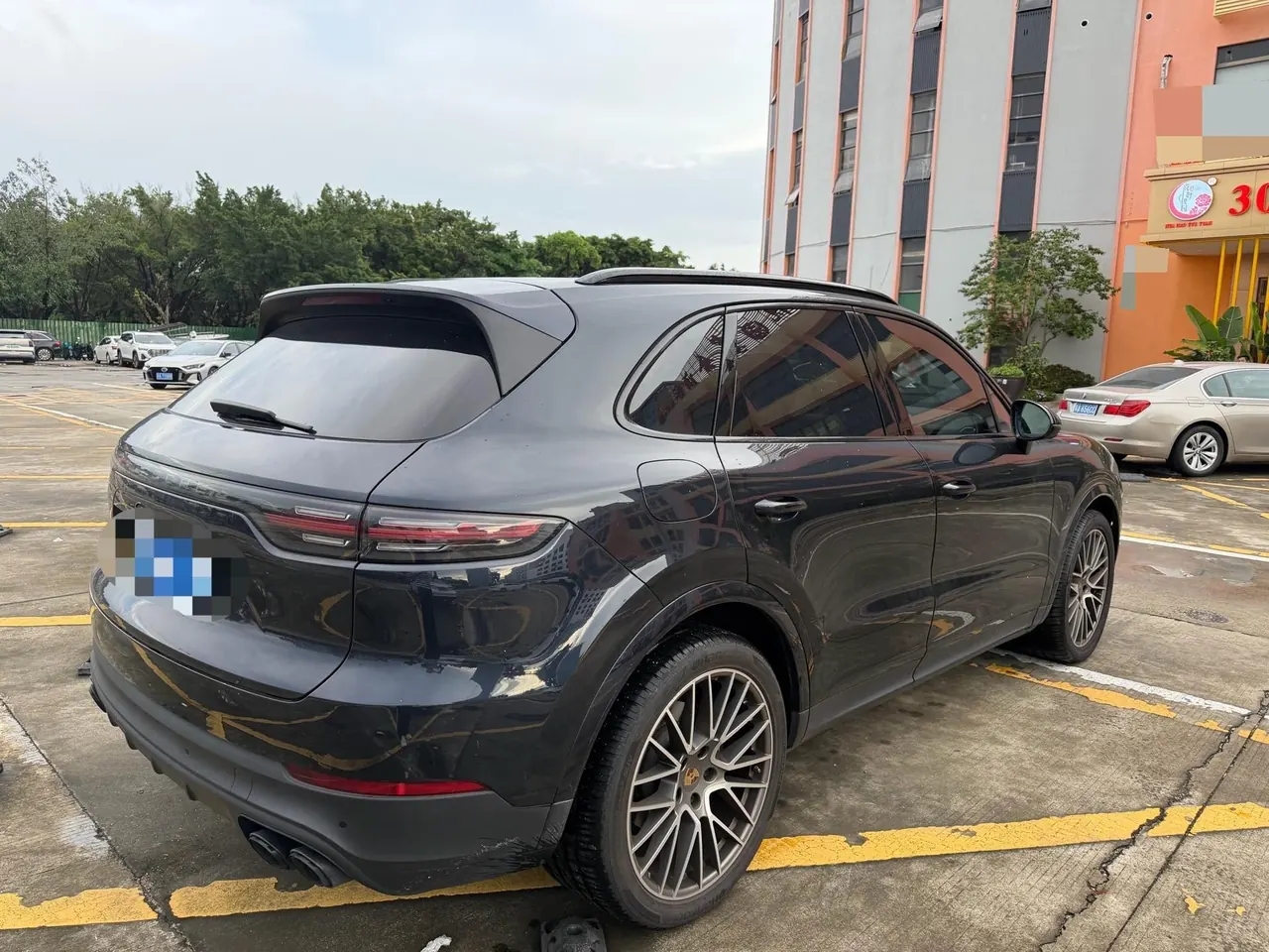 Porsche Cayenne (Imported) 2023 Cayenne 3.0T Platinum Edition Automatic Gear 4