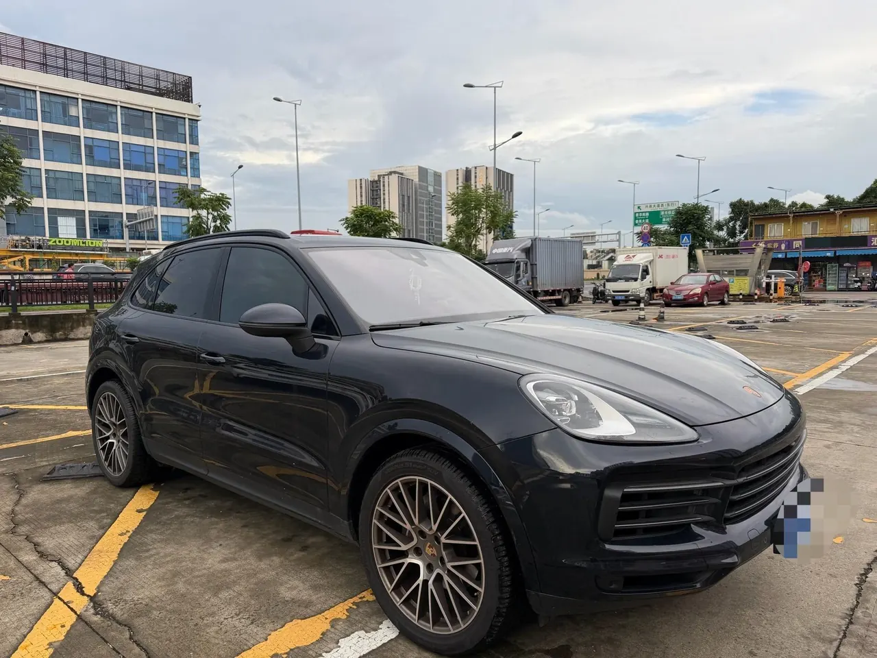 Porsche Cayenne (Imported) 2023 Cayenne 3.0T Platinum Edition Automatic Gear 5
