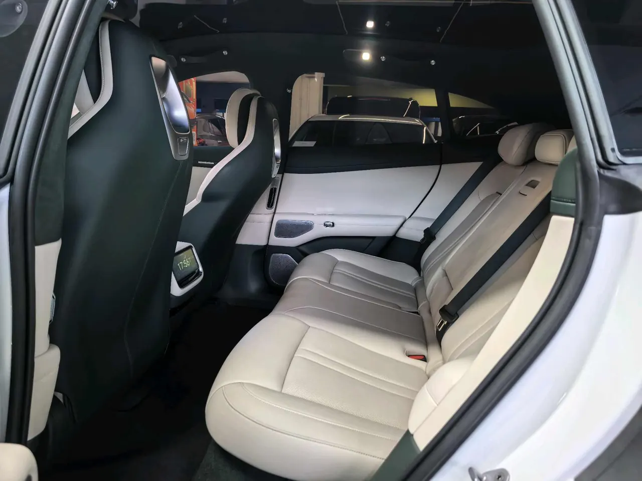 MI 2025 YU7 Long Endurance High Performance Four-wheel Drive Max Edition Automatic Gear 7