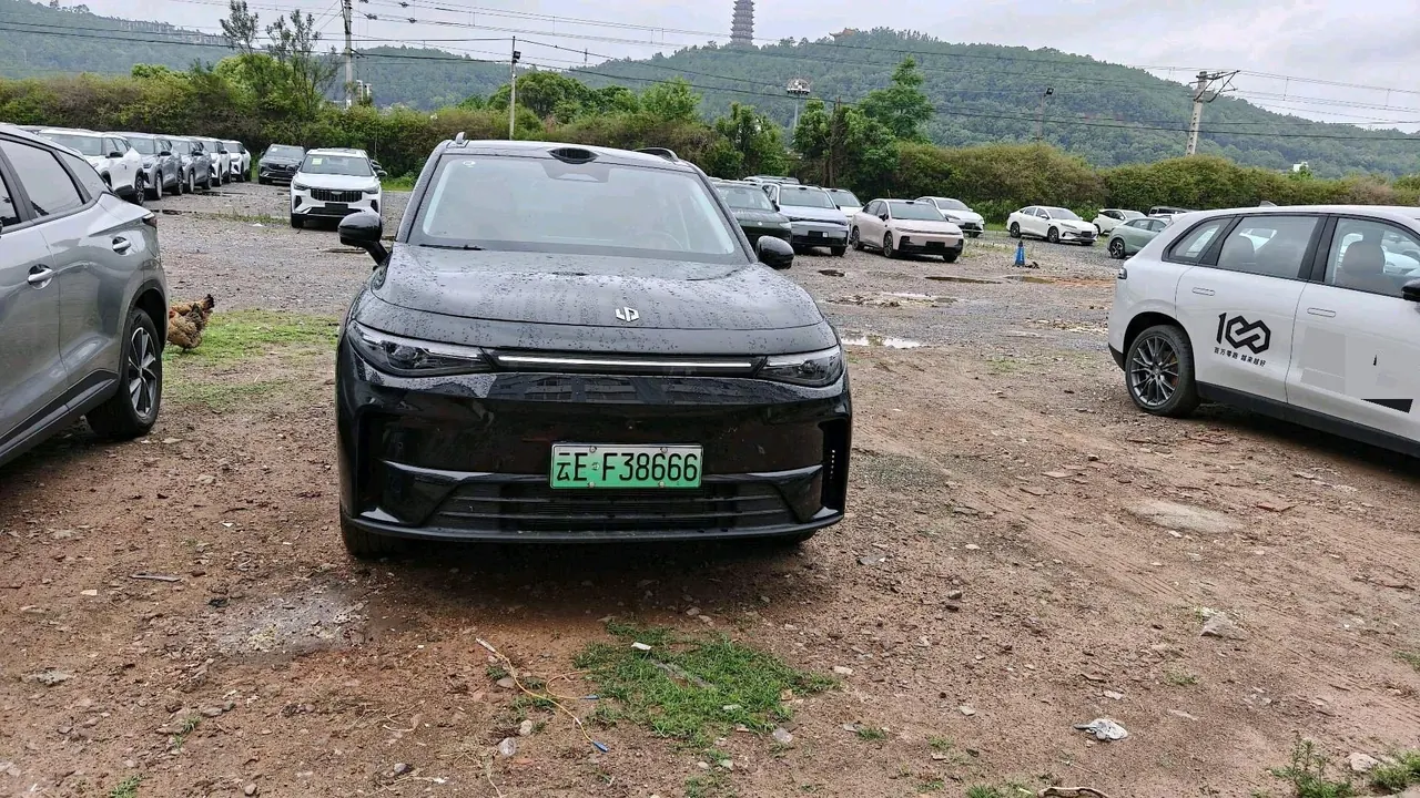 Leapmotor 2026 C 16 280 Laser Radar Zhizun Edition 6-seat Automatic Gear 2