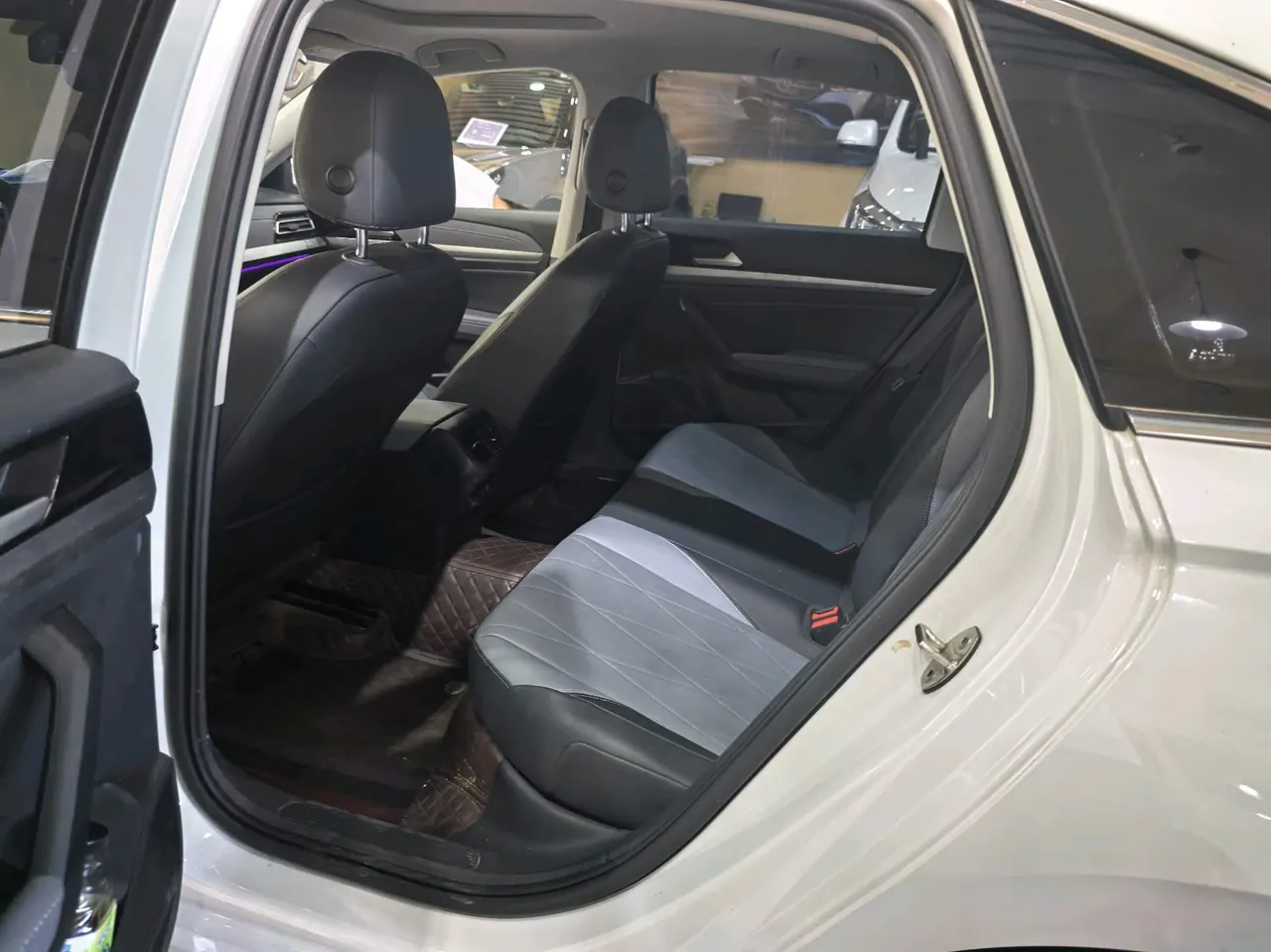 Volkswagen 2024 LaVida 1.5 Star 5 Million Edition Automatic Gear 4