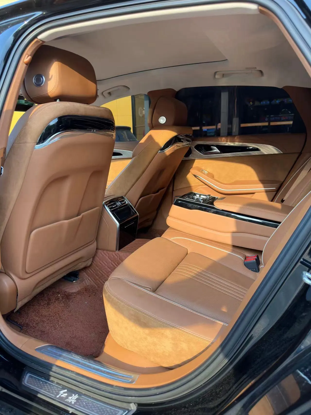 HongQi 2020 H9 48V 2.0T Zhilian Qi Chang Edition Automatic Gear 4
