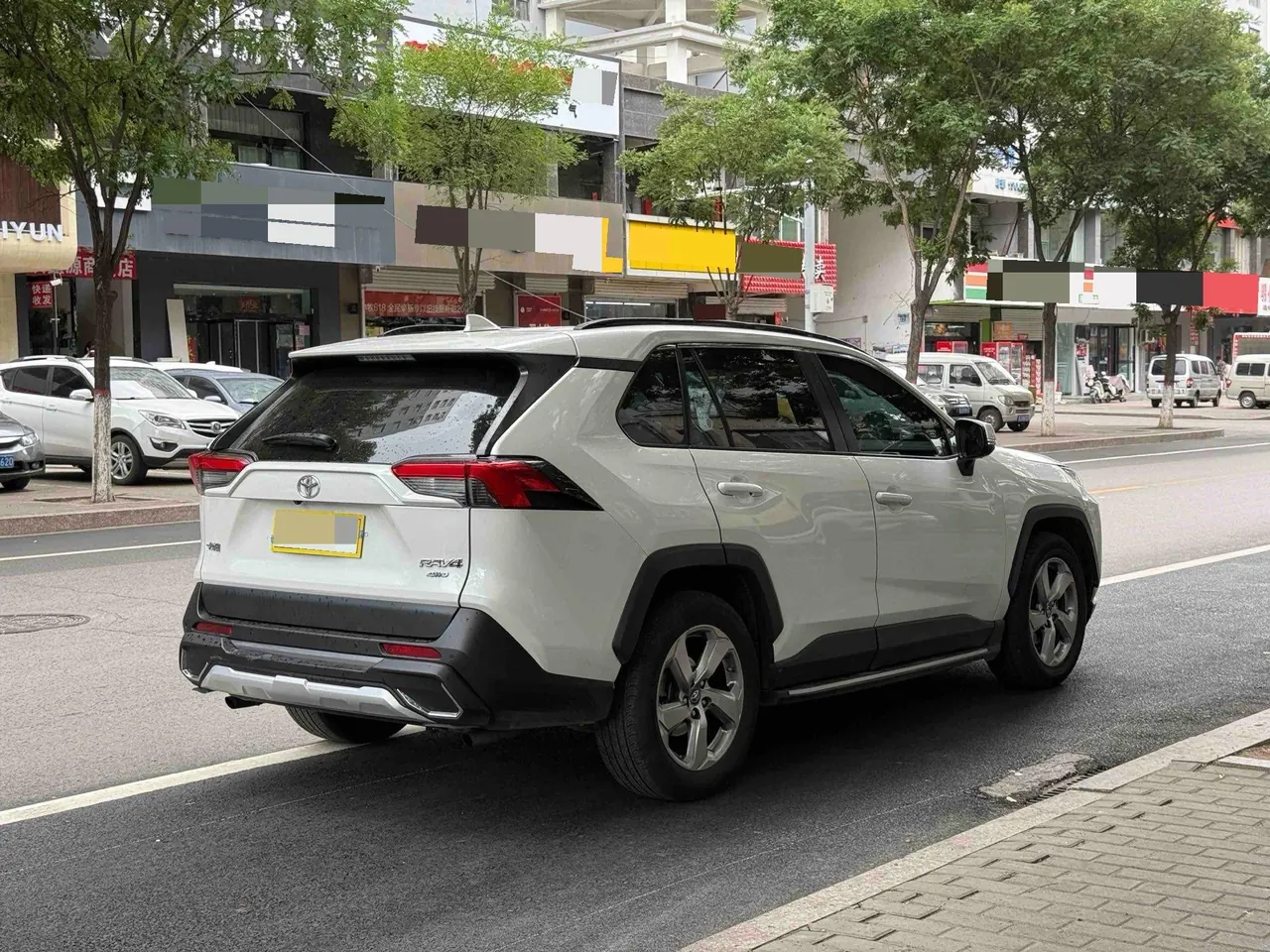 Toyota 2020 RAV4 Rongfeng 2.0 Stepless Four-wheel Drive Fashion Edition Automatic Gear 4