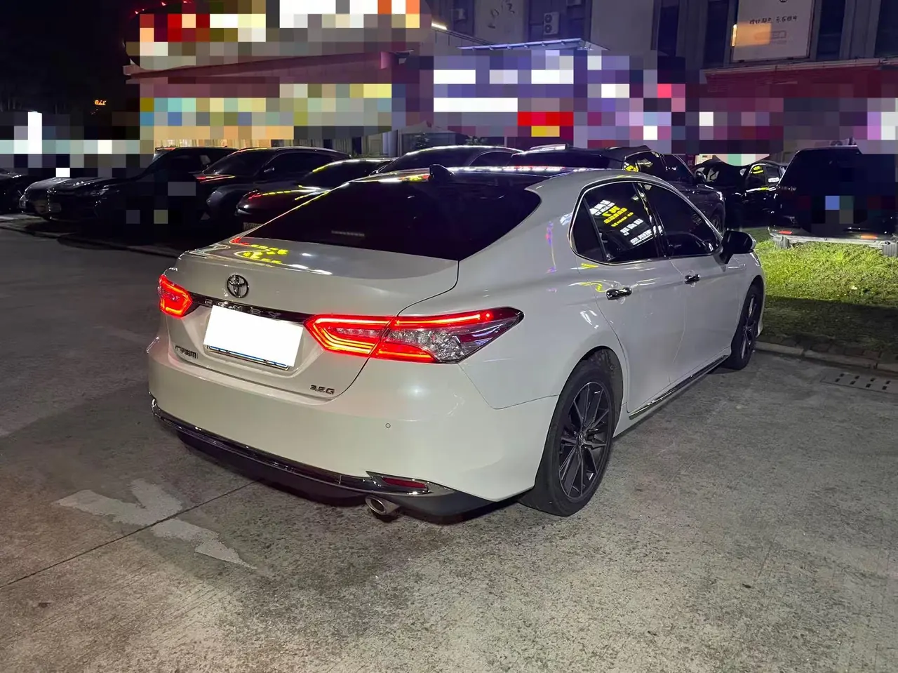Toyota 2023 Camry 2.5G Deluxe Edition Automatic Gear 5