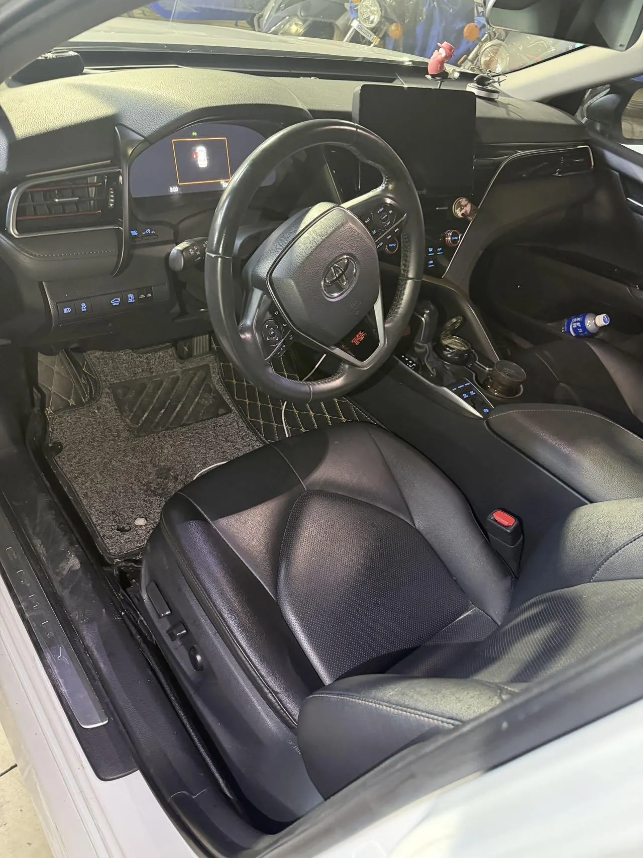 Toyota 2021 Camry Dual Engine 2.5HG Stepless Deluxe Automatic Gear 3