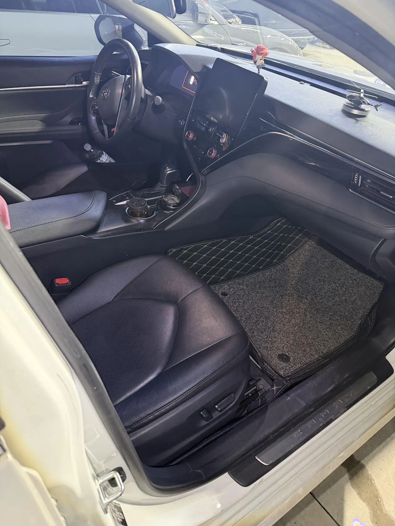 Toyota 2021 Camry Dual Engine 2.5HG Stepless Deluxe Automatic Gear 6