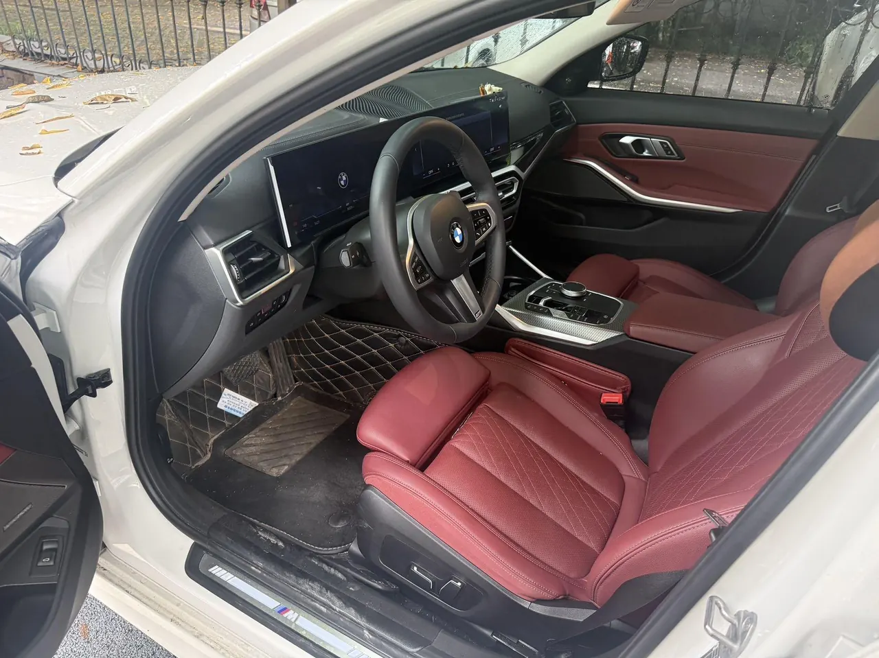 BMW 3 Series 2024 325Li 2.0T M Sports Obsidian Night Suit Automatic Gear 5
