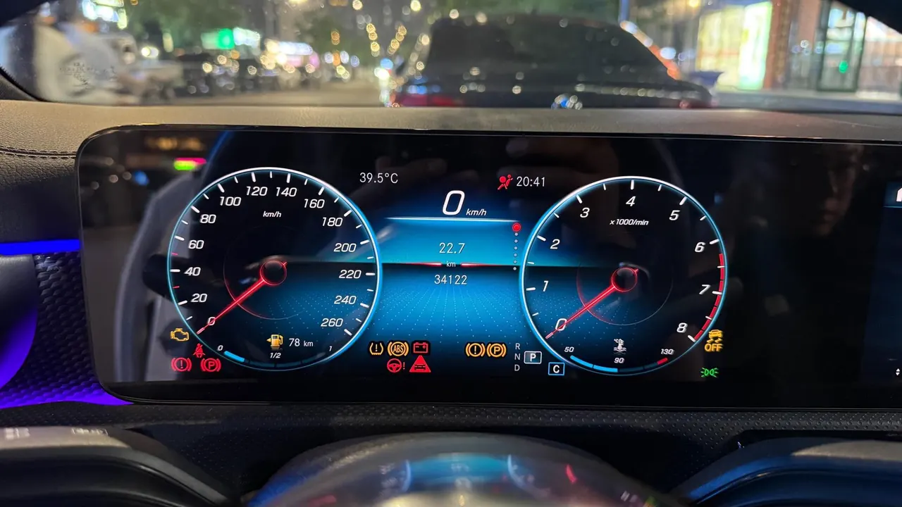 Mercedes Benz Class A 2022 A 200 L 1.3T Dynamic Automatic 10