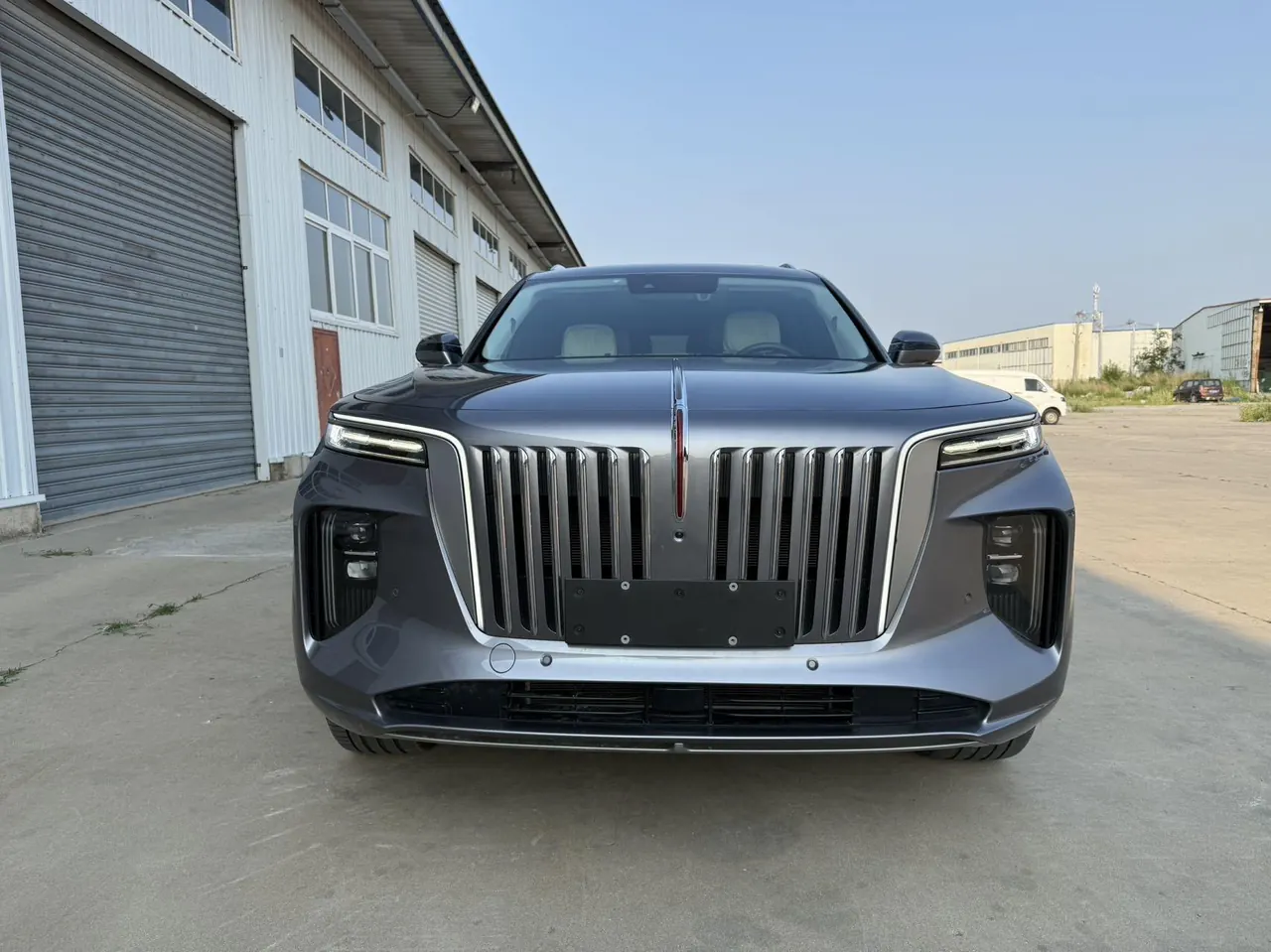 HongQi 2021 E-HS9 Flag Enjoy 6-seat Automatic Gear 2