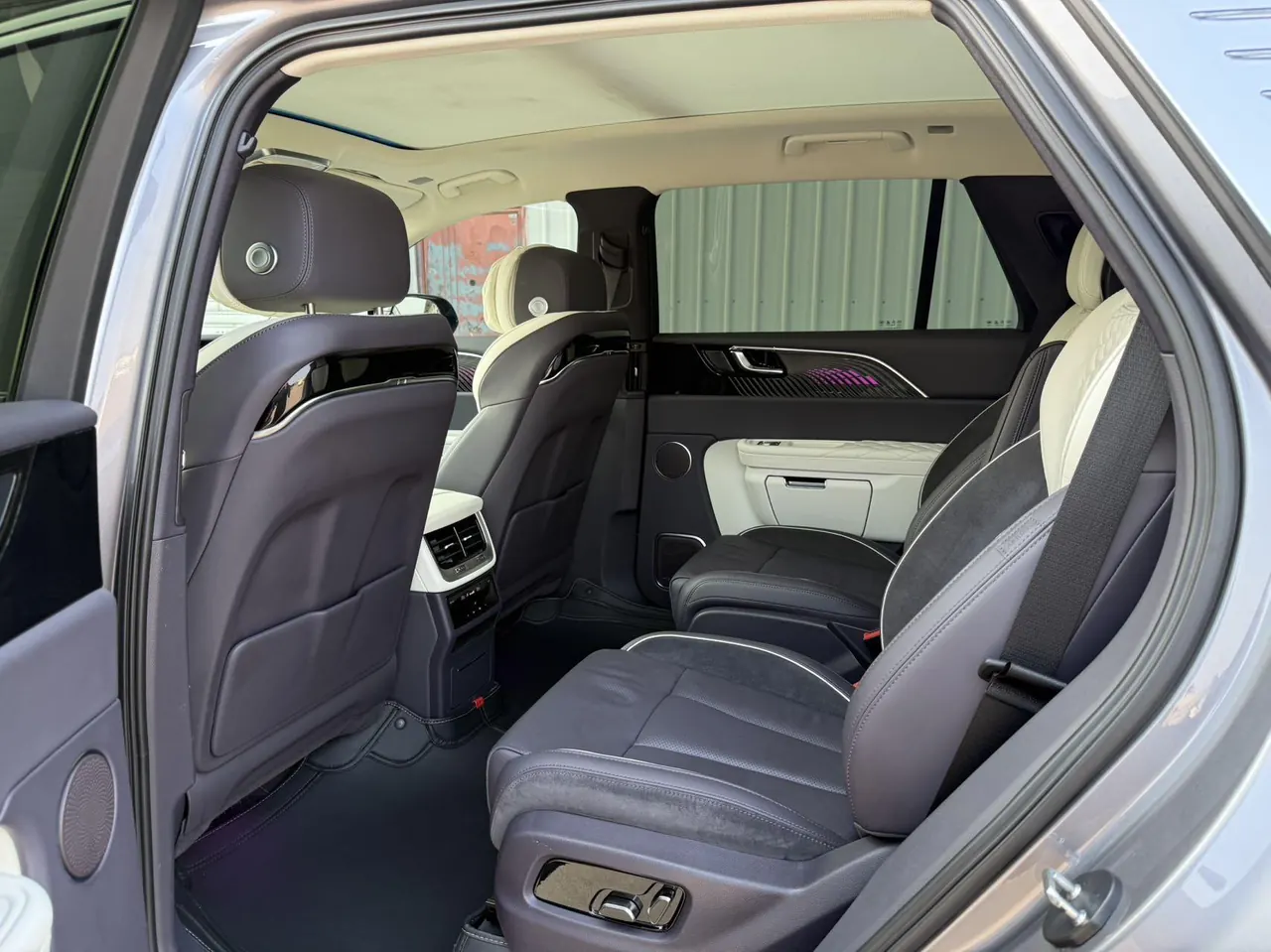 HongQi 2021 E-HS9 Flag Enjoy 6-seat Automatic Gear 6