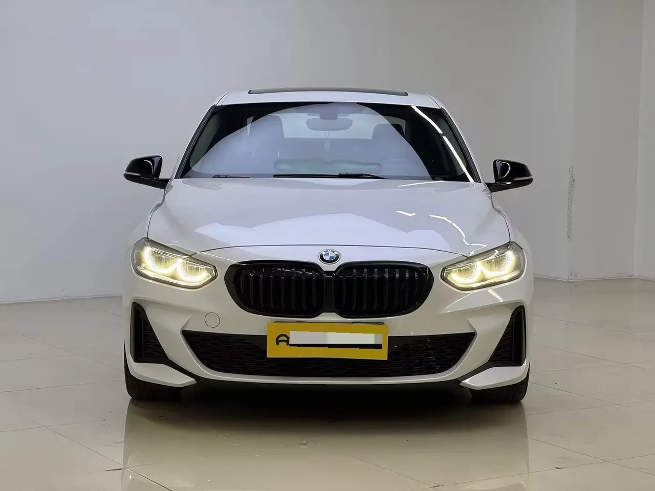 Открыть галерею: BMW 1 Series 2021 120i 1.5T M Sports Obsidian Night Edition Automatic Gear