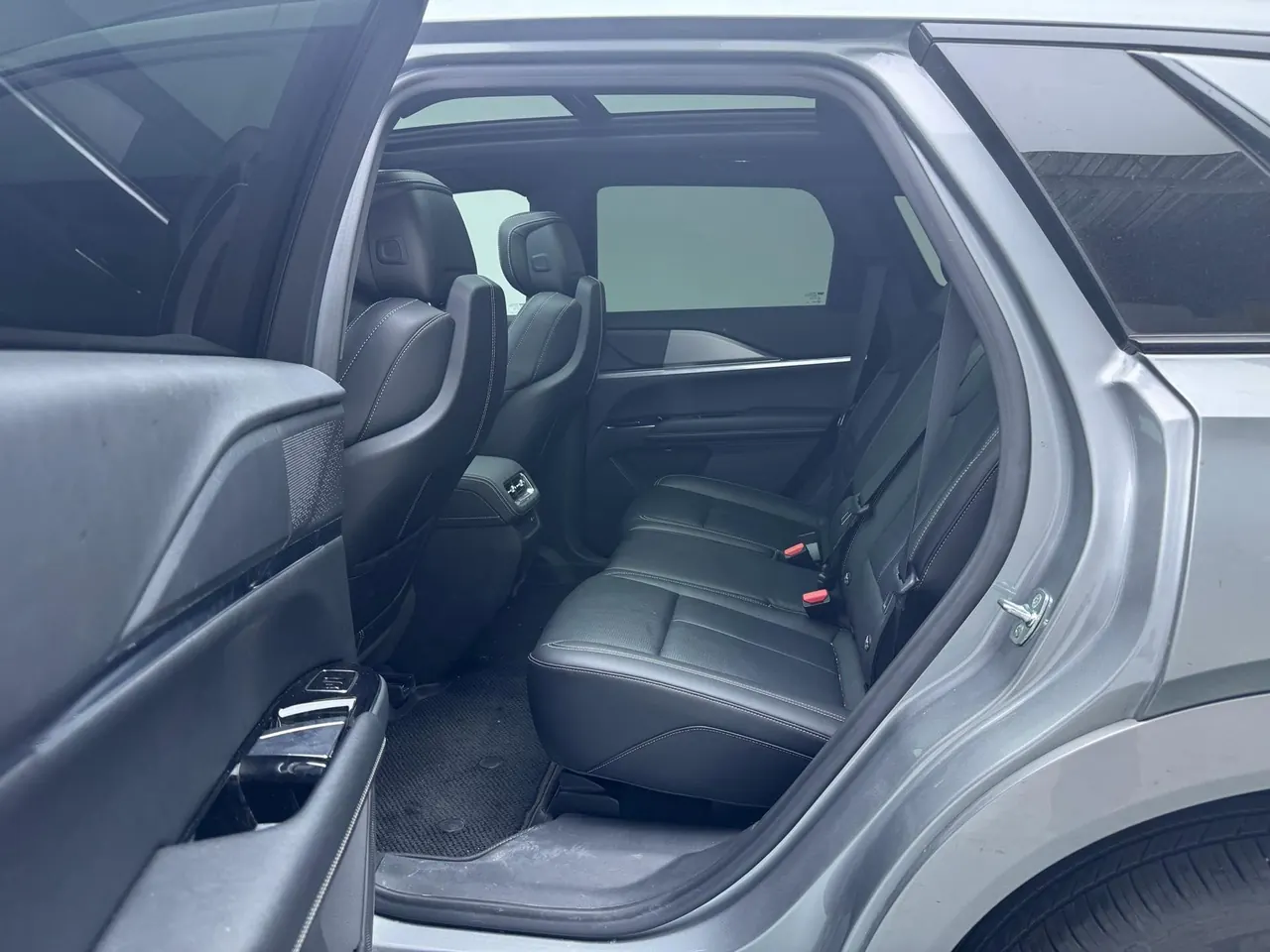 Cadillac 2025 XT5 48V 2.0T Luxury Automatic Gear 4