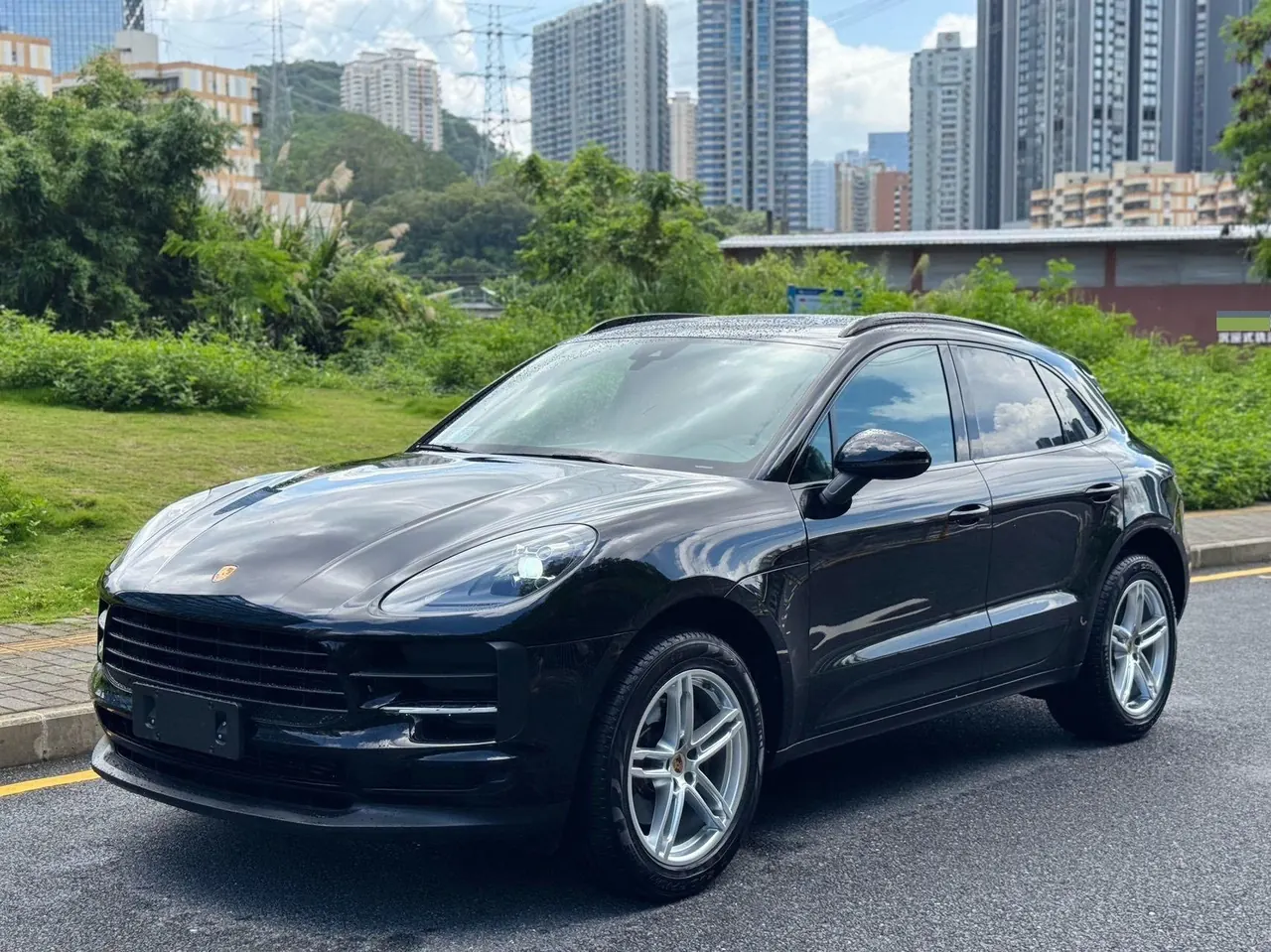 Porsche Macan (Imported) 2020 Macan 2.0T Automatic Gear - View 1