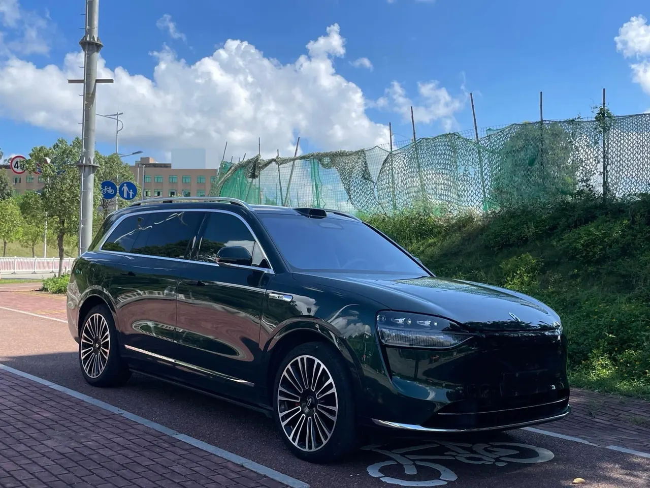 AITO 2024 AITO M9 extended range Ultra version 52kWh5 seat version automatic gear 2