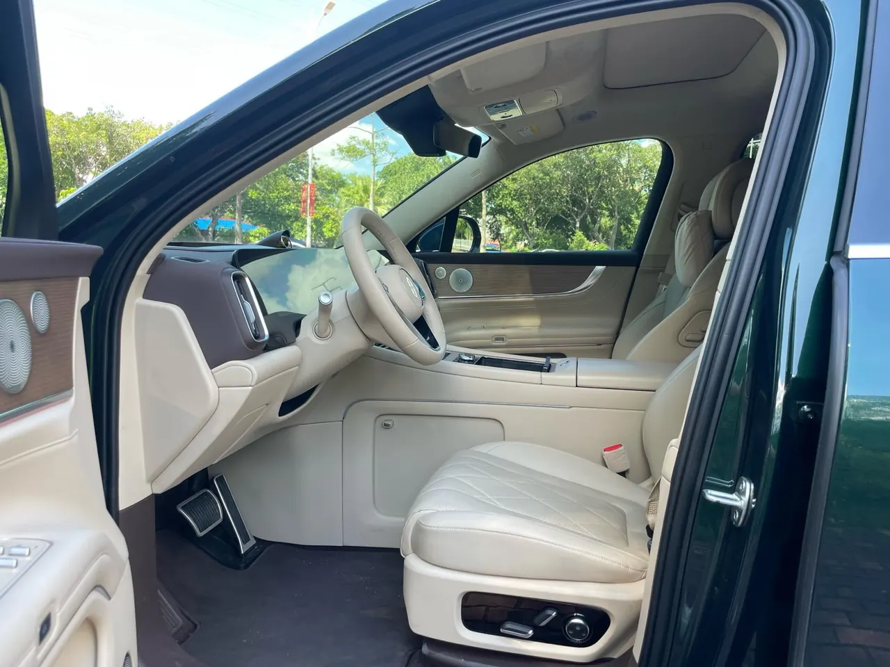 AITO 2024 AITO M9 extended range Ultra version 52kWh5 seat version automatic gear 5