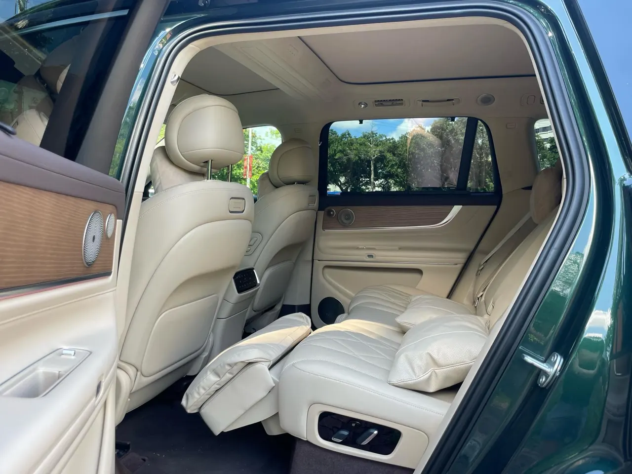 AITO 2024 AITO M9 extended range Ultra version 52kWh5 seat version automatic gear 6