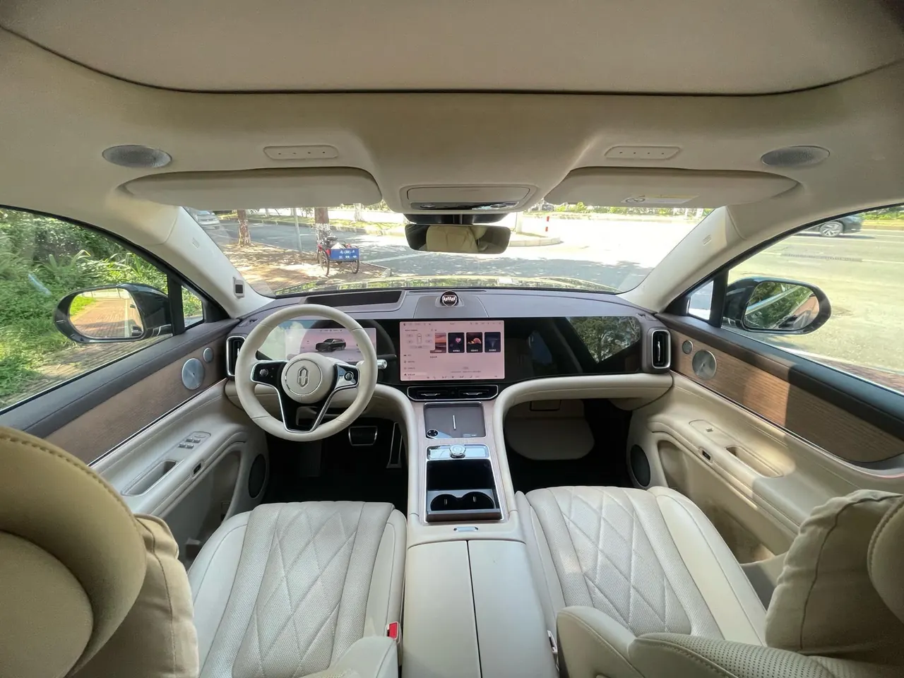 AITO 2024 AITO M9 extended range Ultra version 52kWh5 seat version automatic gear 7