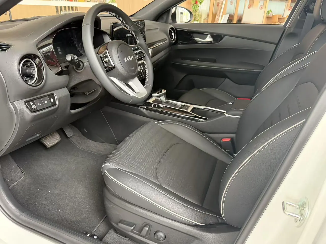 Kia 2024 K3 1.5 Stepless Luxury Smart Edition Automatic Gear 8