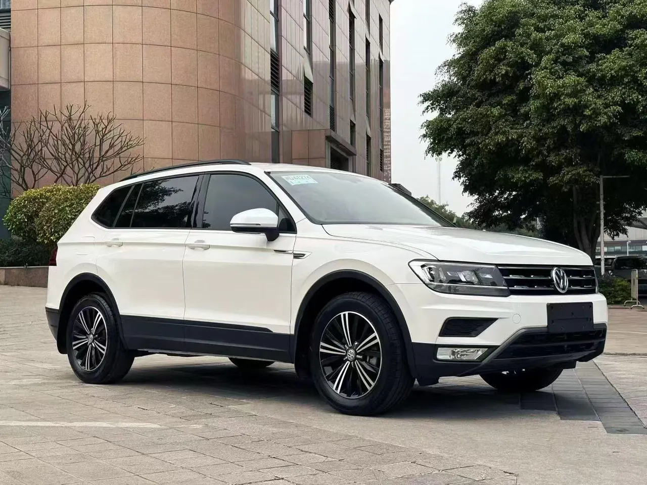 Volkswagen 2020 Tiguan L 2.0TSI 330TSI Two-Drive Panoramic Comfort Edition Automatic Gear 4