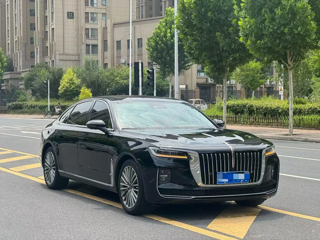 HongQi 2020 H9 48V 2.0T Zhilian Qi Chang Edition Automatic Gear 3